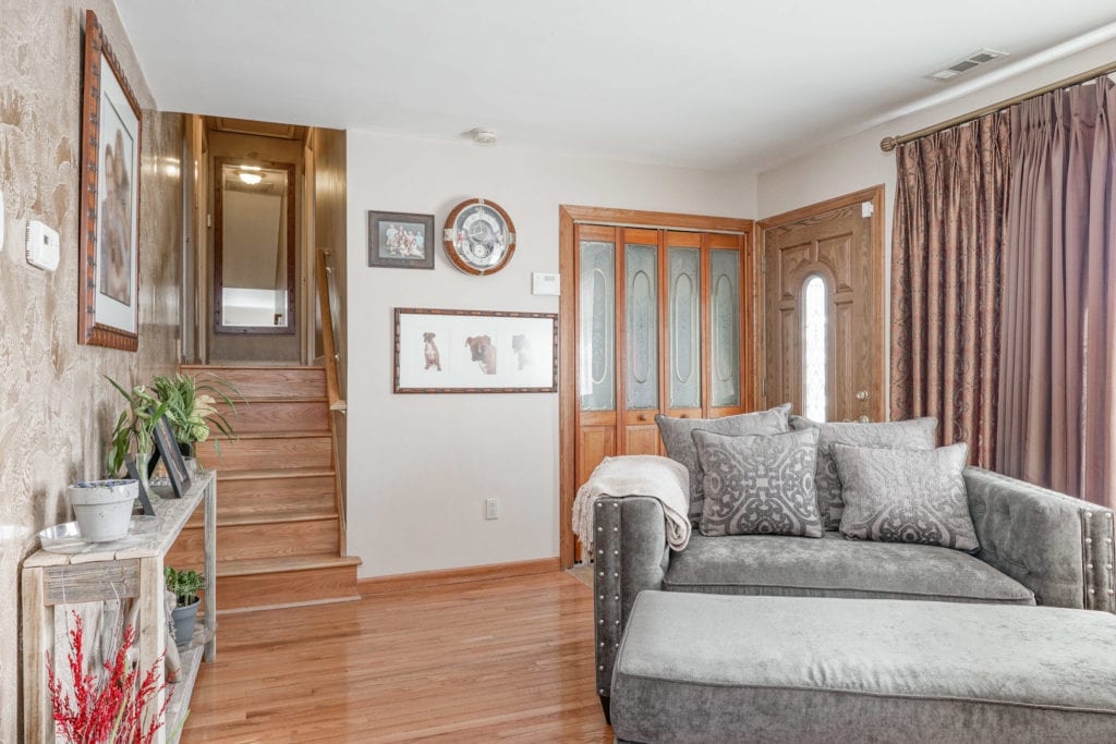 Living room showing red oak flooring