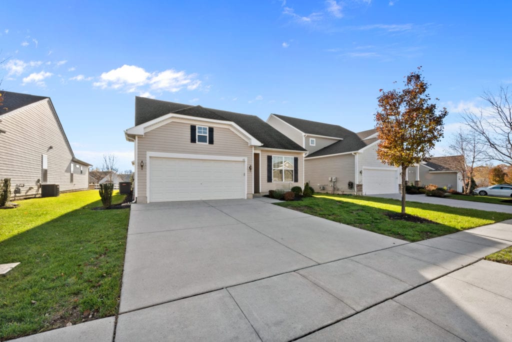10 Wesley Drive 2-car garage