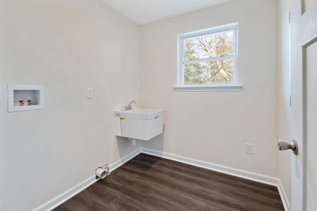 464 Three Bridge Laundry Room
