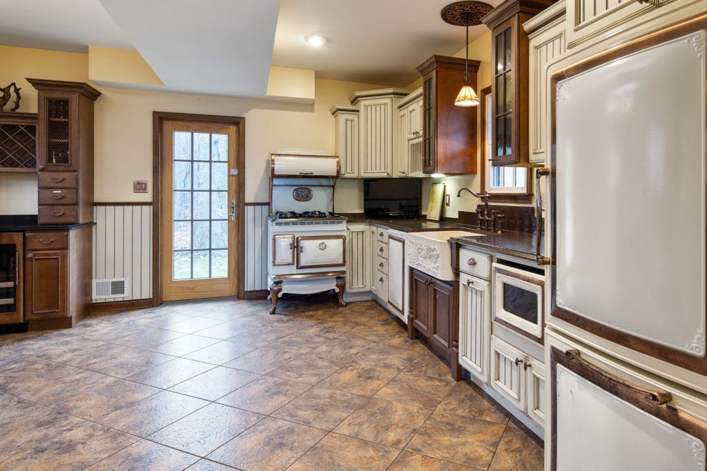 The kitchen of 261 Mullica Hill Rd