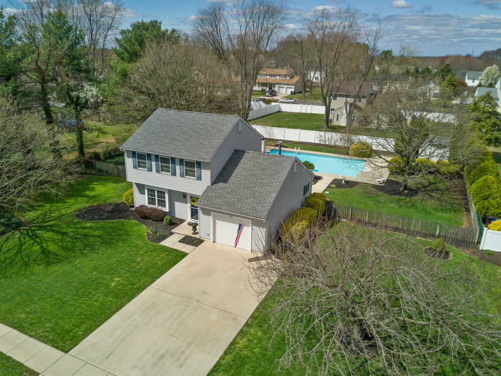 Aerial view of 106 Karen Ct
