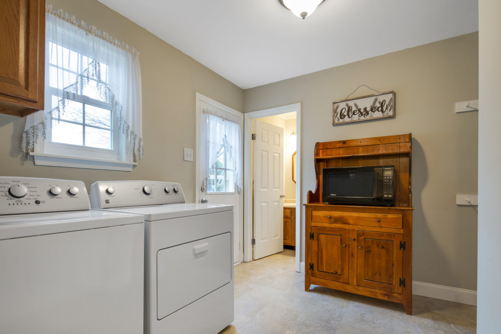 Laurndry room at 106 Karen Court