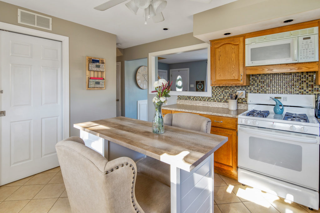 The eat-in Kitchen