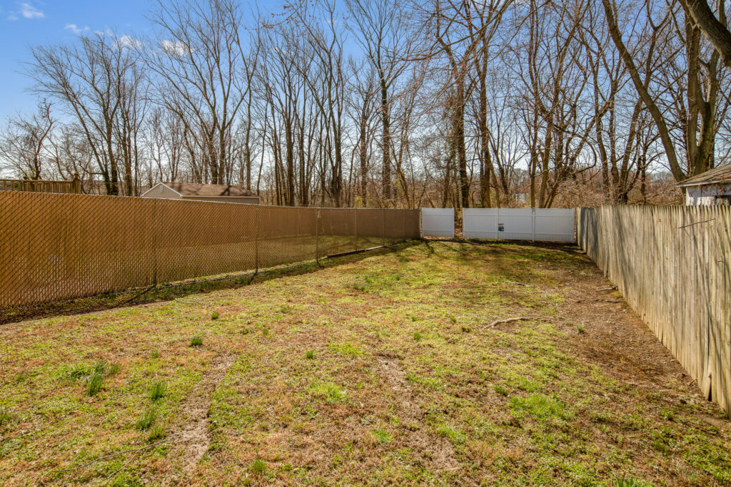 The yard of 3815 Union