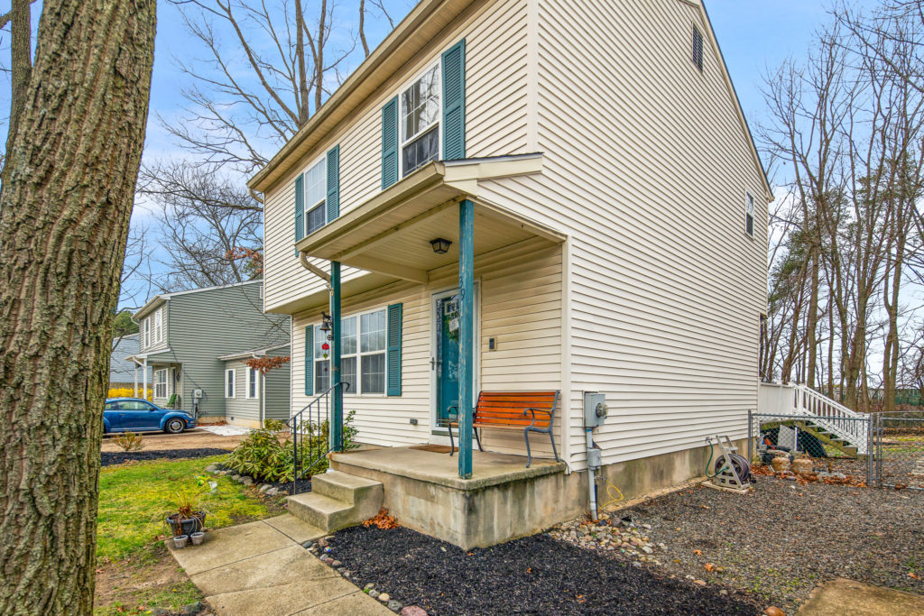 39 Winfield Road Sicklerville Front porch