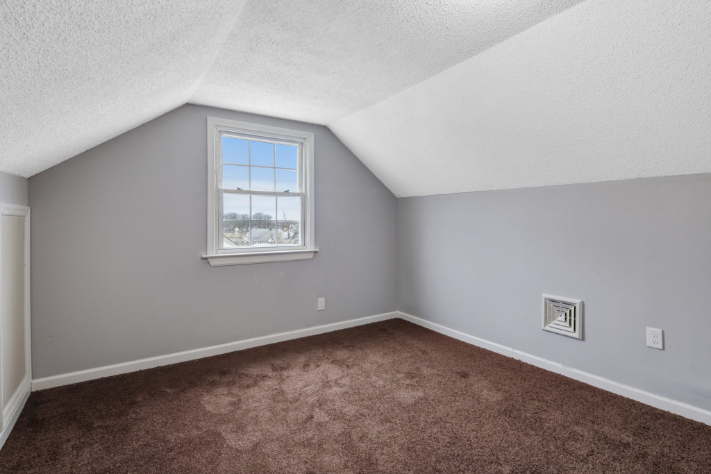 2nd floor bedroom at 470 Dickinson