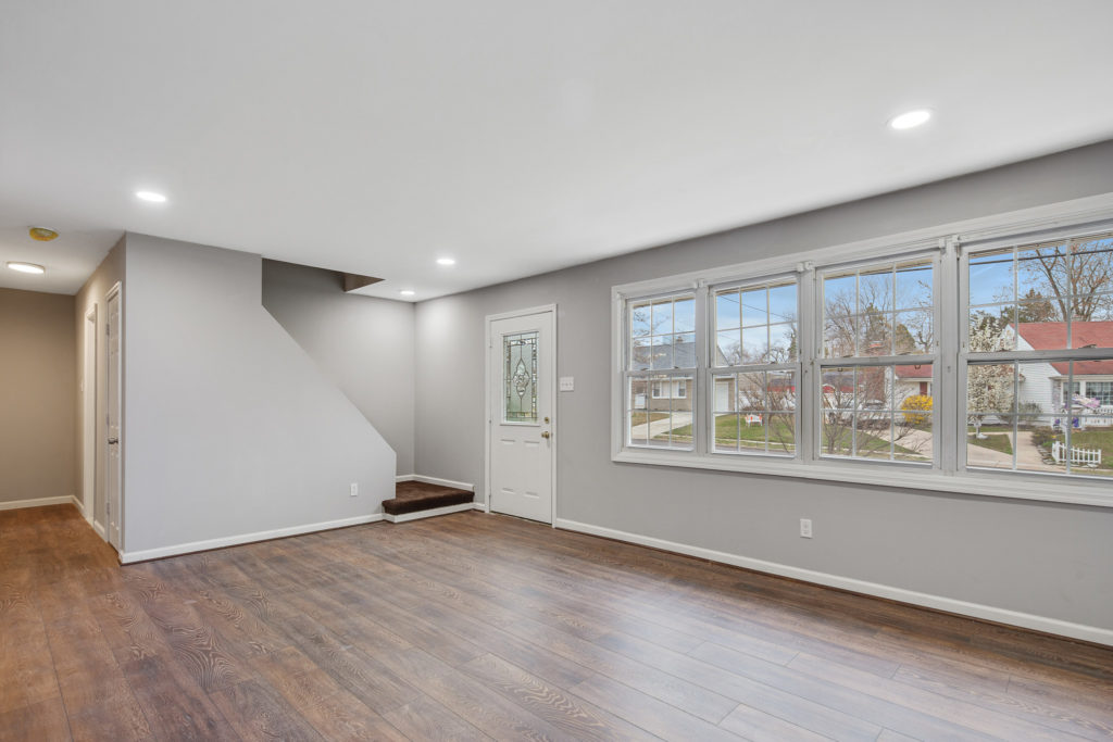 Living room of 470 Dickinson