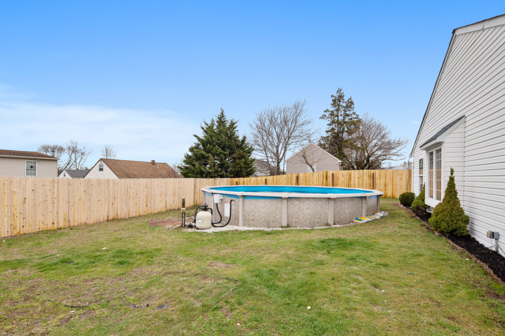 pool at 470 Dickinson Rd