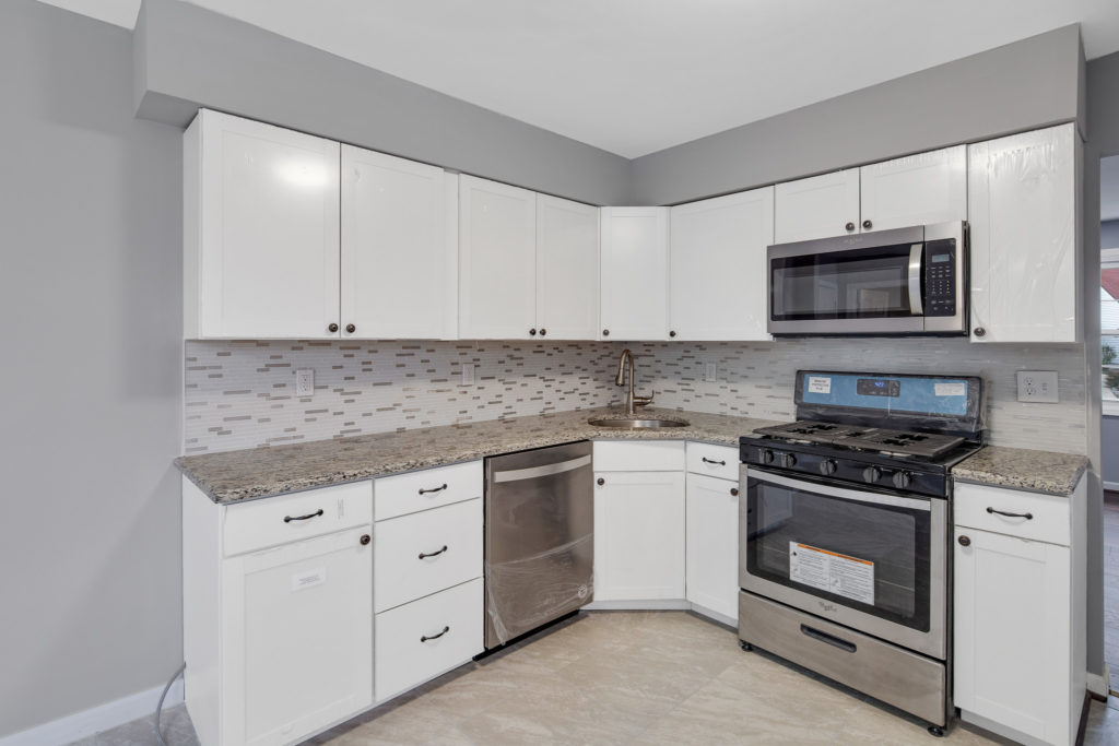Kitchen of 470 Dickinson