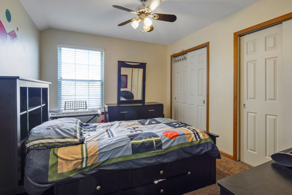 Bedroom at 49 Woodduck