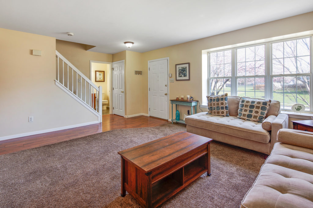 49 Woodduck Drive Mullica Hill lving room and foyer