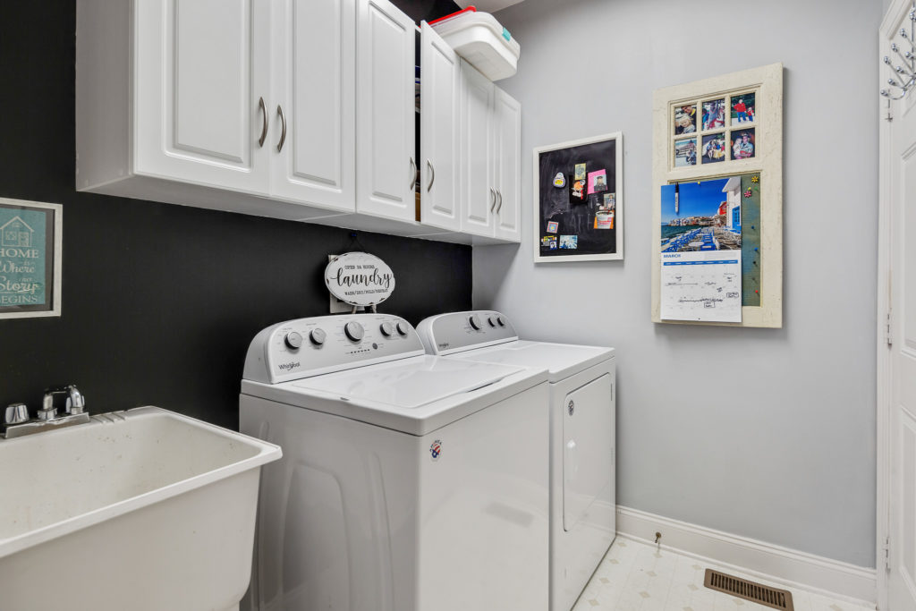 The laundry room of 635 Bainbridge Drive