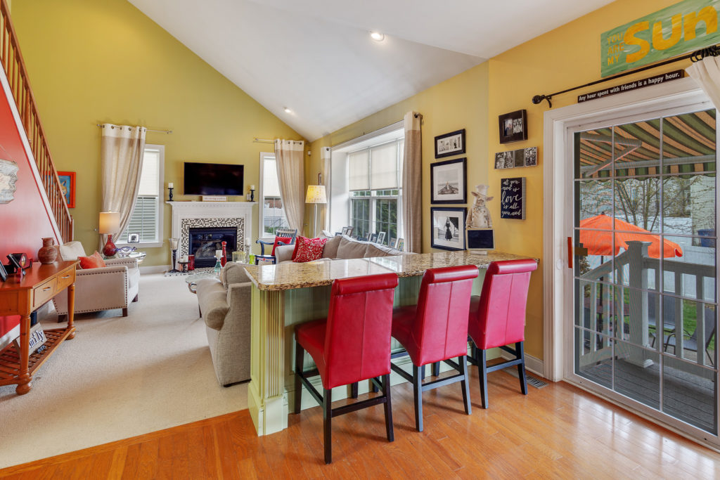 Kitchen showing breakfast bar at 635 Bainbridge