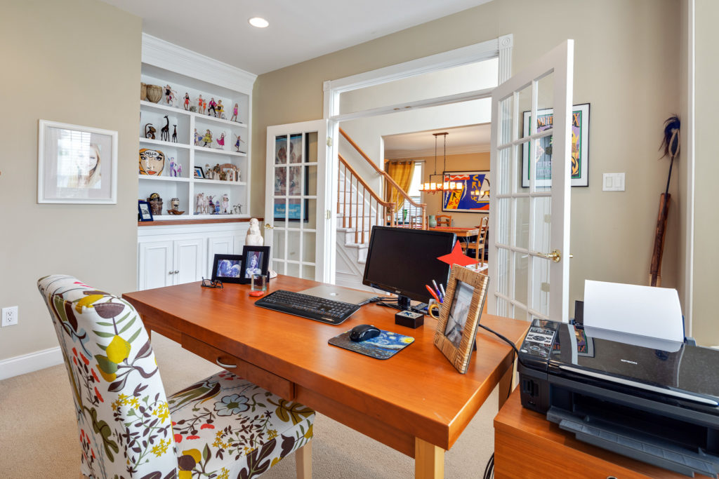 Home Office of 635 Bainbridge Drive