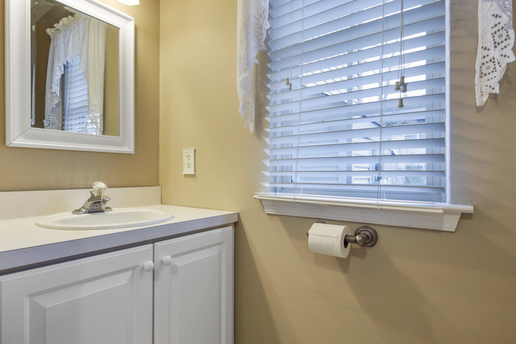 Powder room at 949 Twelve Oaks