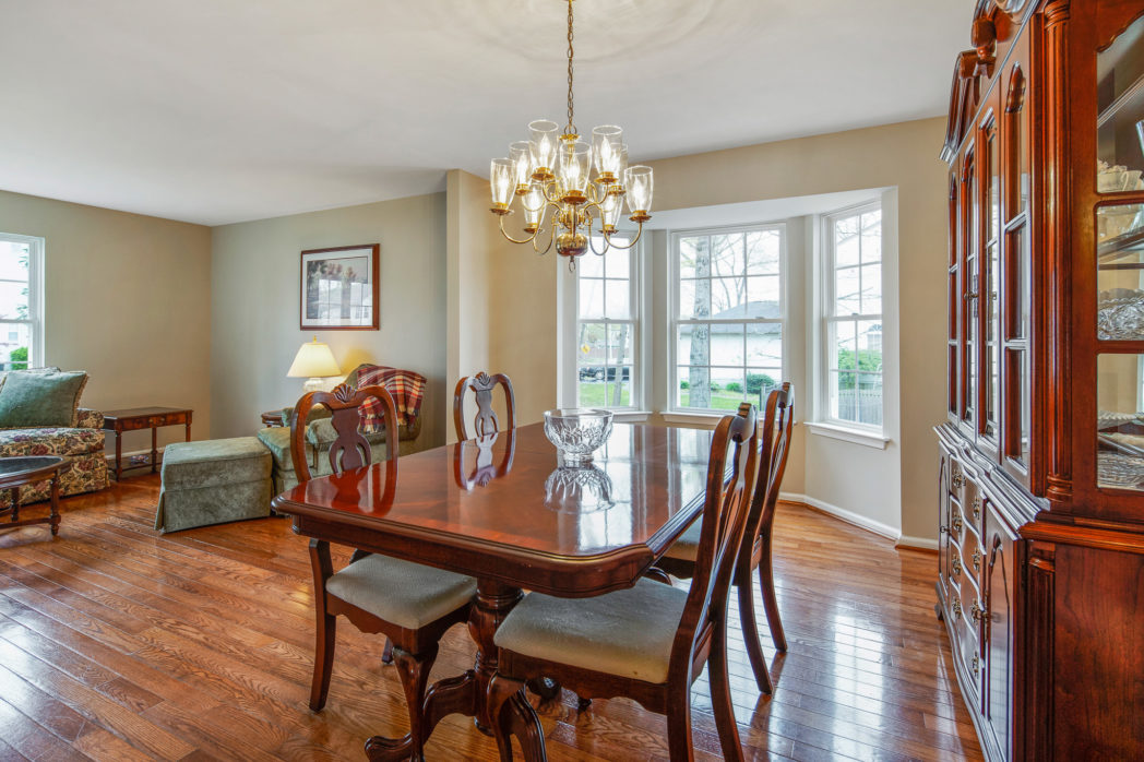 The dining room at 949 Twelve Oaks