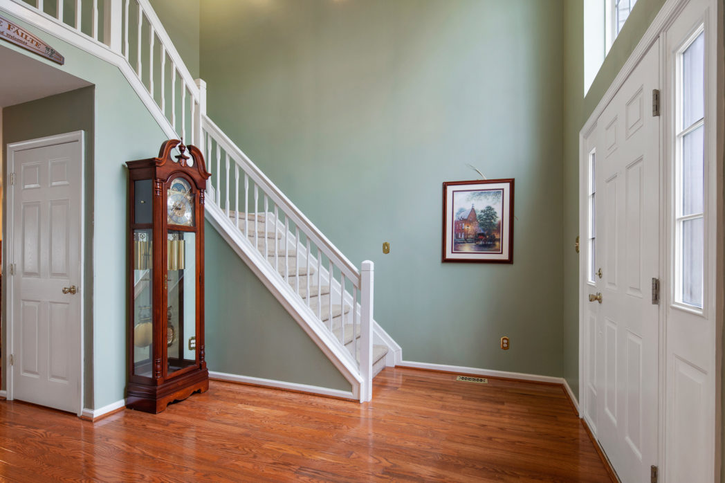 Foyer at 949 Twelve Oaks