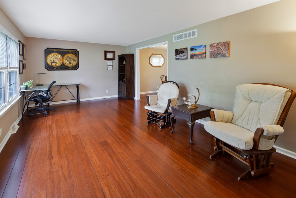 Living room of 38 Pennsylvania Ave Stratford